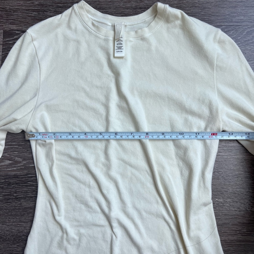 Skims cotton jersey long sleeve t shirt in bone - Picture 8 of 9